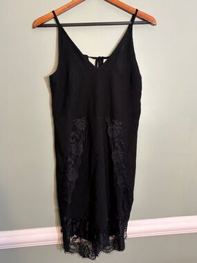 Braeve Size XS Black V-Neck Slip Dress with Lace Trim